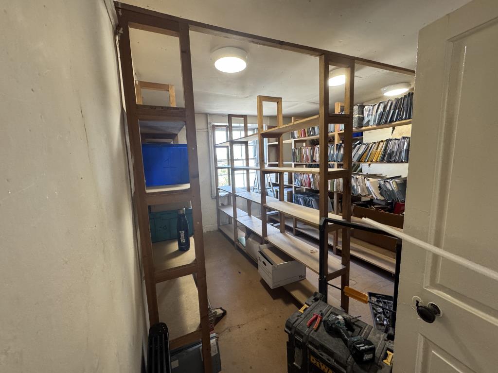Lot: 93 - PART LET TOWN CENTRE COMMERCIAL INVESTMENT WITH POTENTIAL - First floor storage